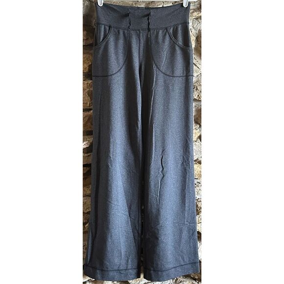 Women’s Grey Wide Leg LuLuLemon Grey Athletic Pull On Pants Size 2Tall - Picture 1 of 5
